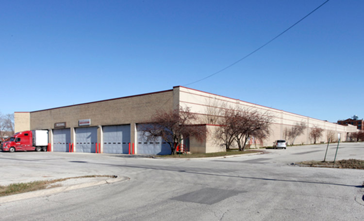 CHICAGO - Large Edens Corridor Industrial Lease