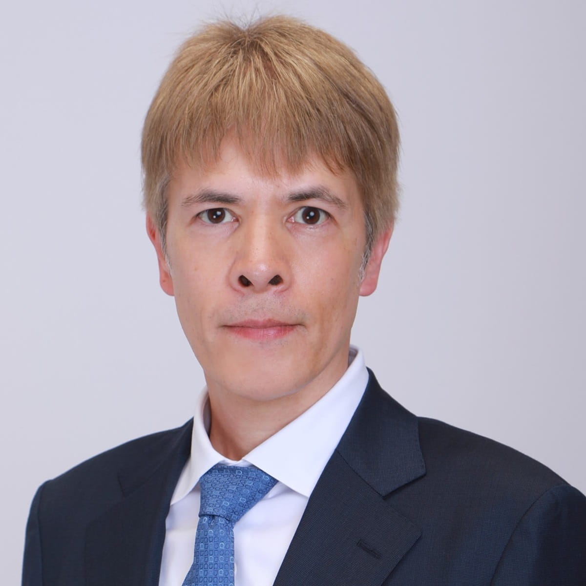 Jun Matthews headshot
