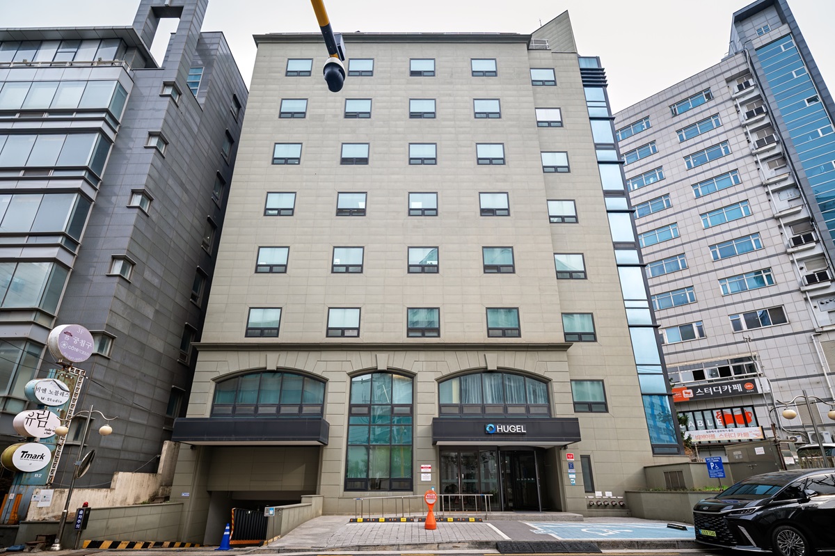 Hugel Building in Prime Cheongdam Location Hits the Market