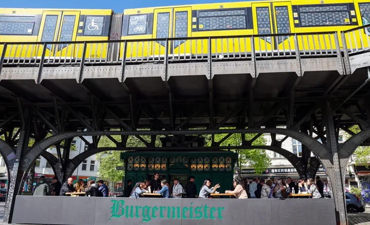 retail, burger, station
