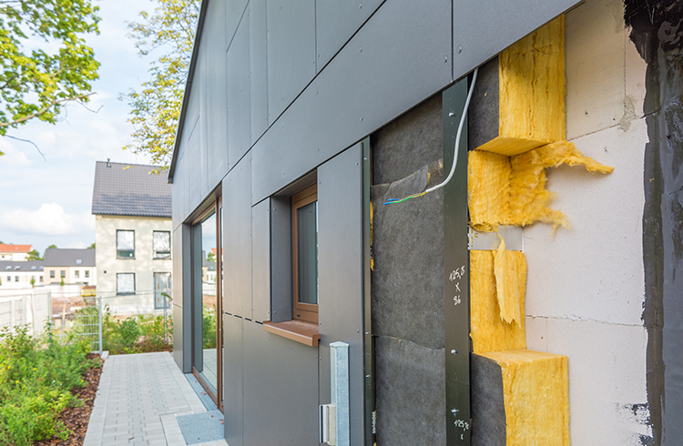 Facade insulation for houses