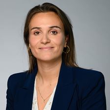 zoe klein Headshot