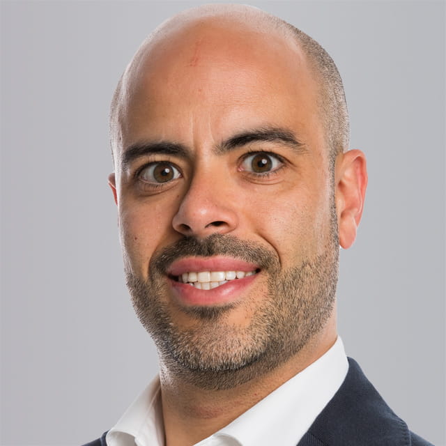 AndreEsteves_Headshot-2023