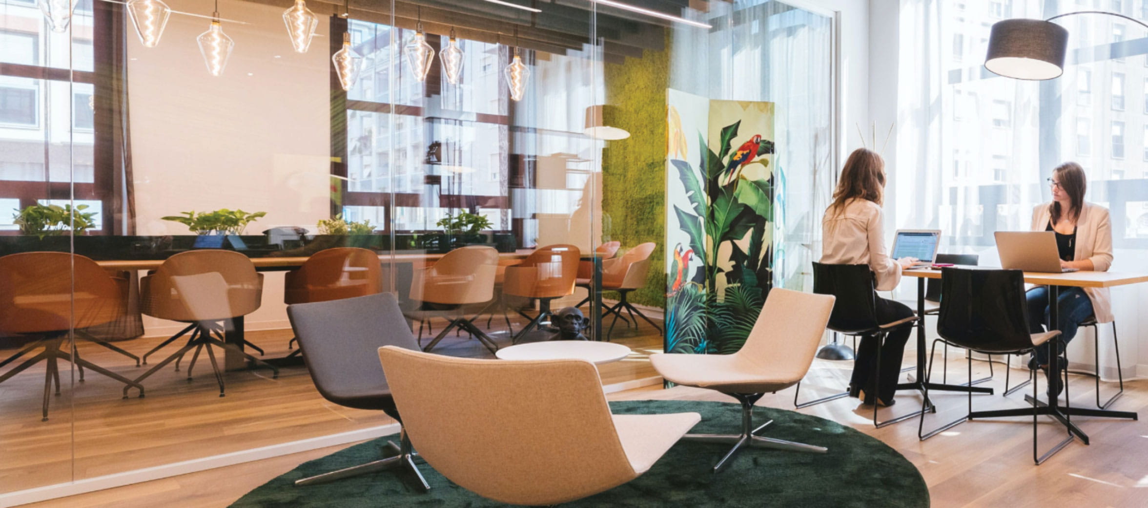 office-workplace-meeting-hero