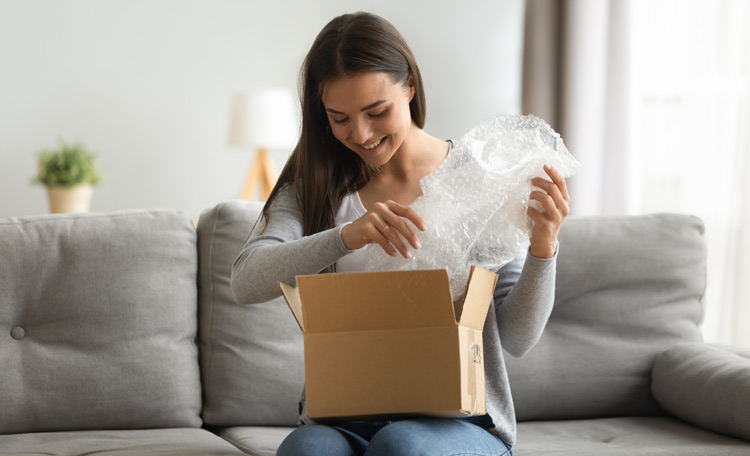 CW-Transparency-Ecommerce-Logistics_750-456