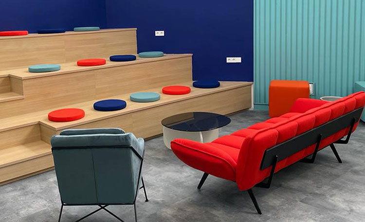 Development of the new offices for Grupo Primavera, a greenhouse as their new workspace.