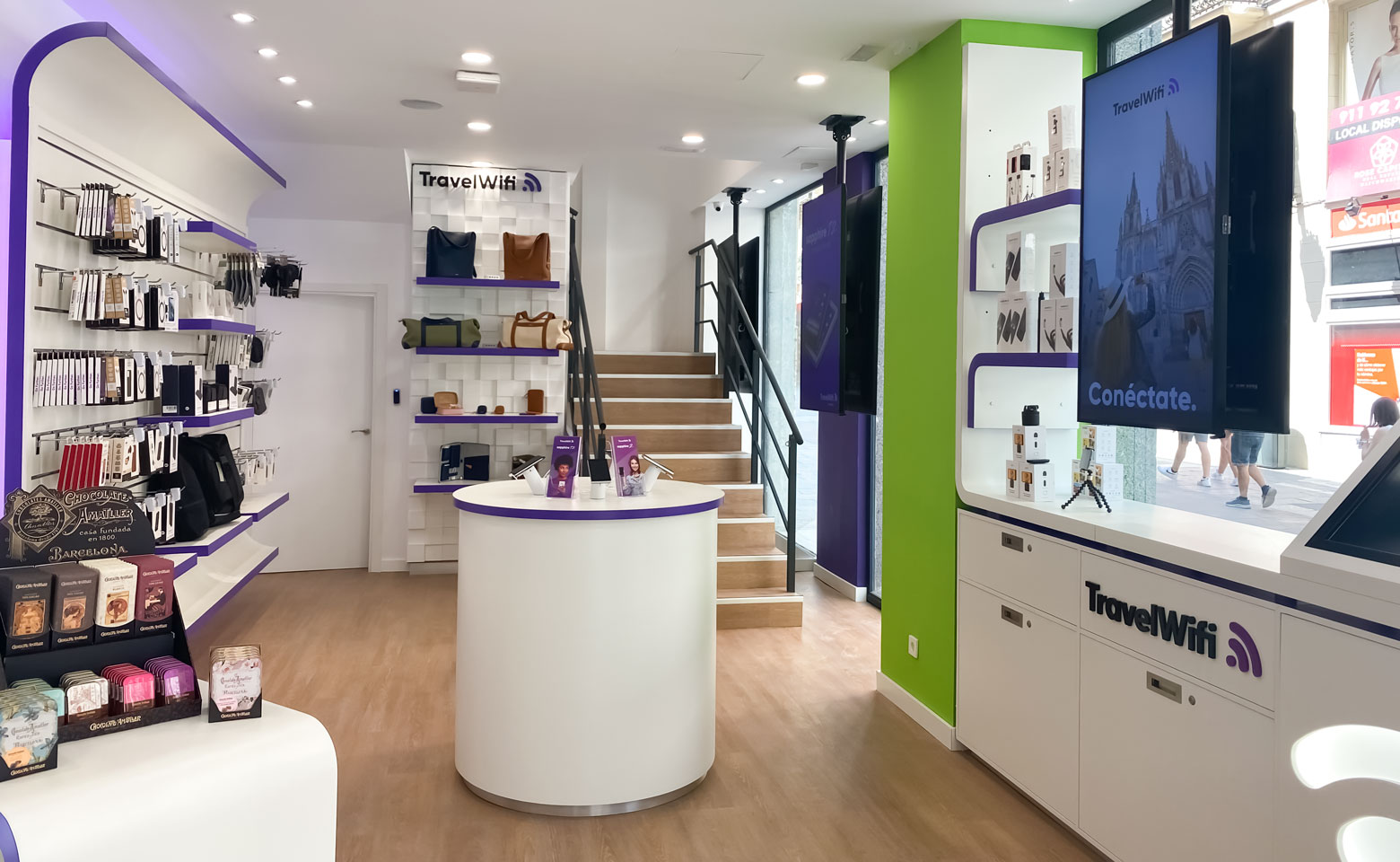 CW-TravelWiFi-new-store-Madrid-slider01-1560-960