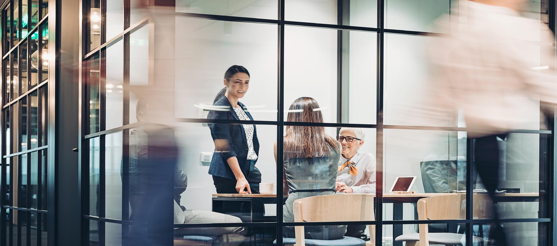 People in an office (image)