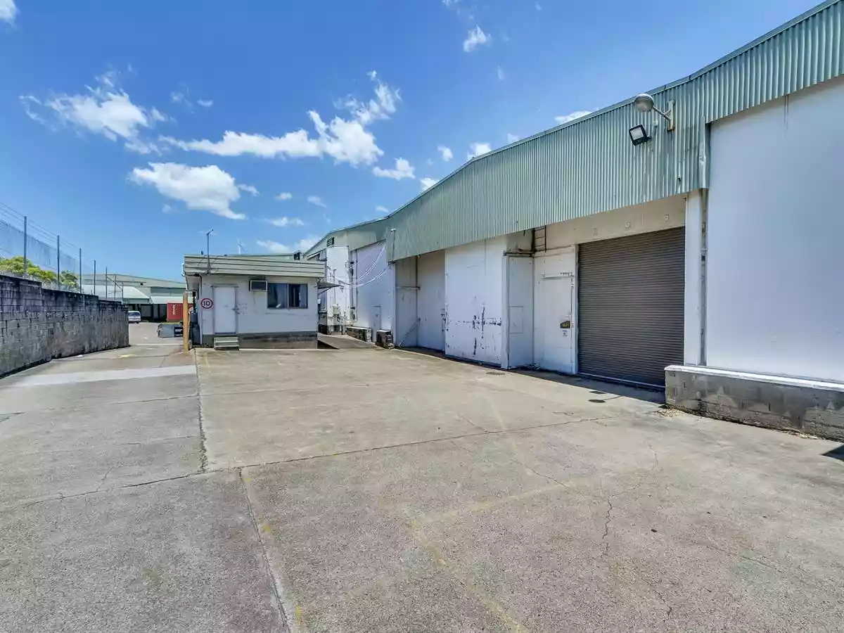 33 Queensport Road