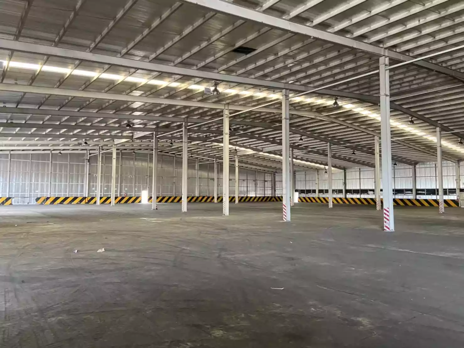 Factory and Warehouse 5,040 sq.m for Lease in Laemchabang Industrial Estate