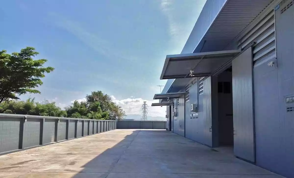 Warehouse for Lease 734 sq.m at LCB area