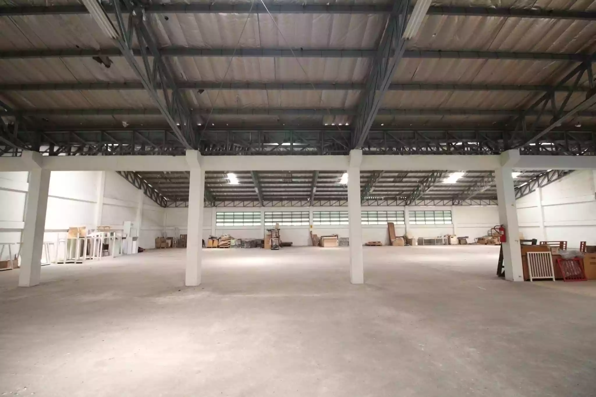 Warehouse for sale in Land area 2-1-68 Rai (3872 sqm.)