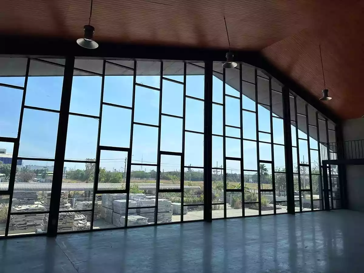 Land and Factory For Sale 11-0-97.5 rai (building area 10,116.30 sqm.) at Gateway City Industrial Estate