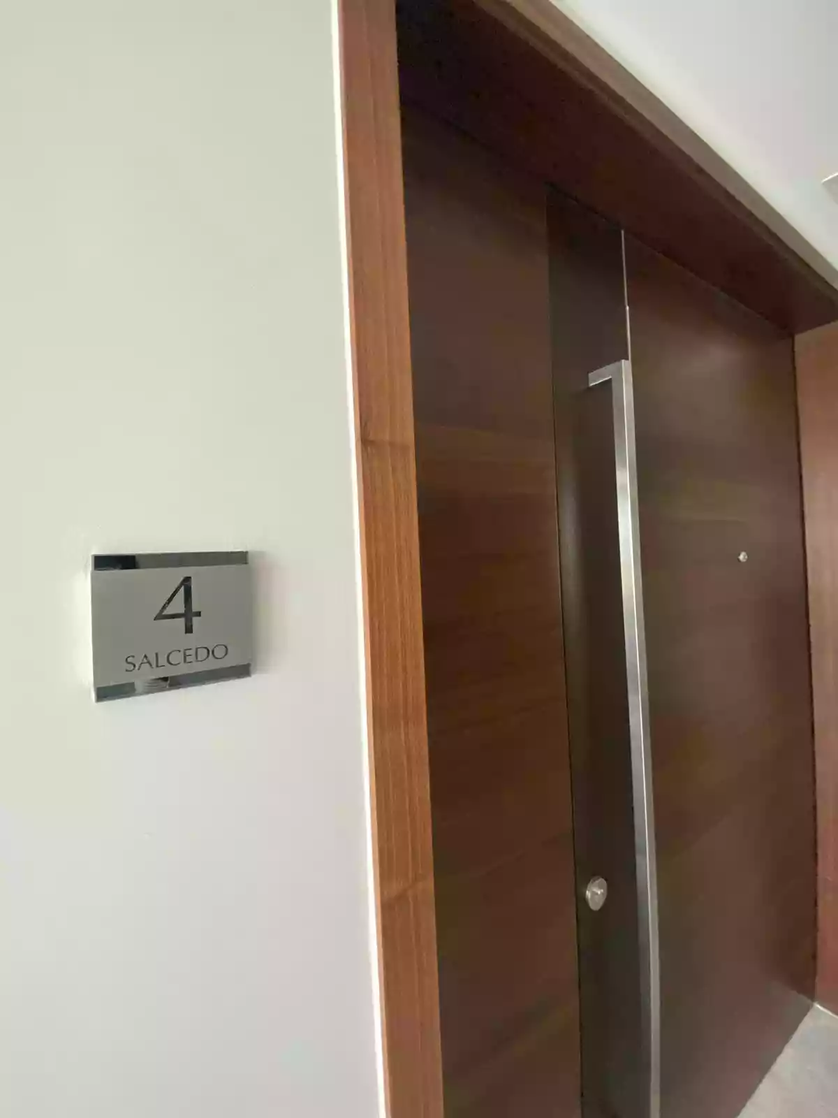 Two Roxas Triangle, Makati City | PH | Cushman & Wakefield