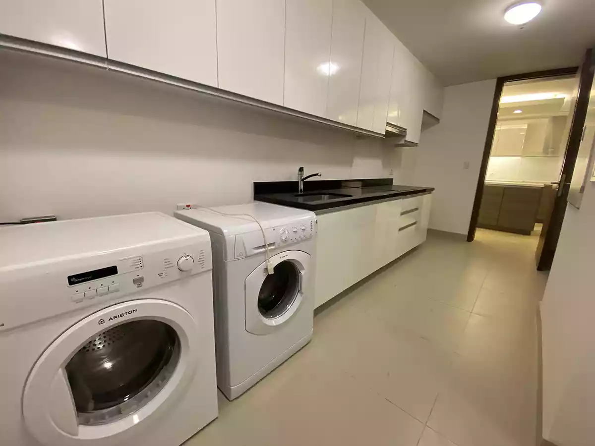 Two Roxas Triangle, Makati City | PH | Cushman & Wakefield