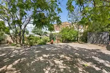 220 Melbourne Street