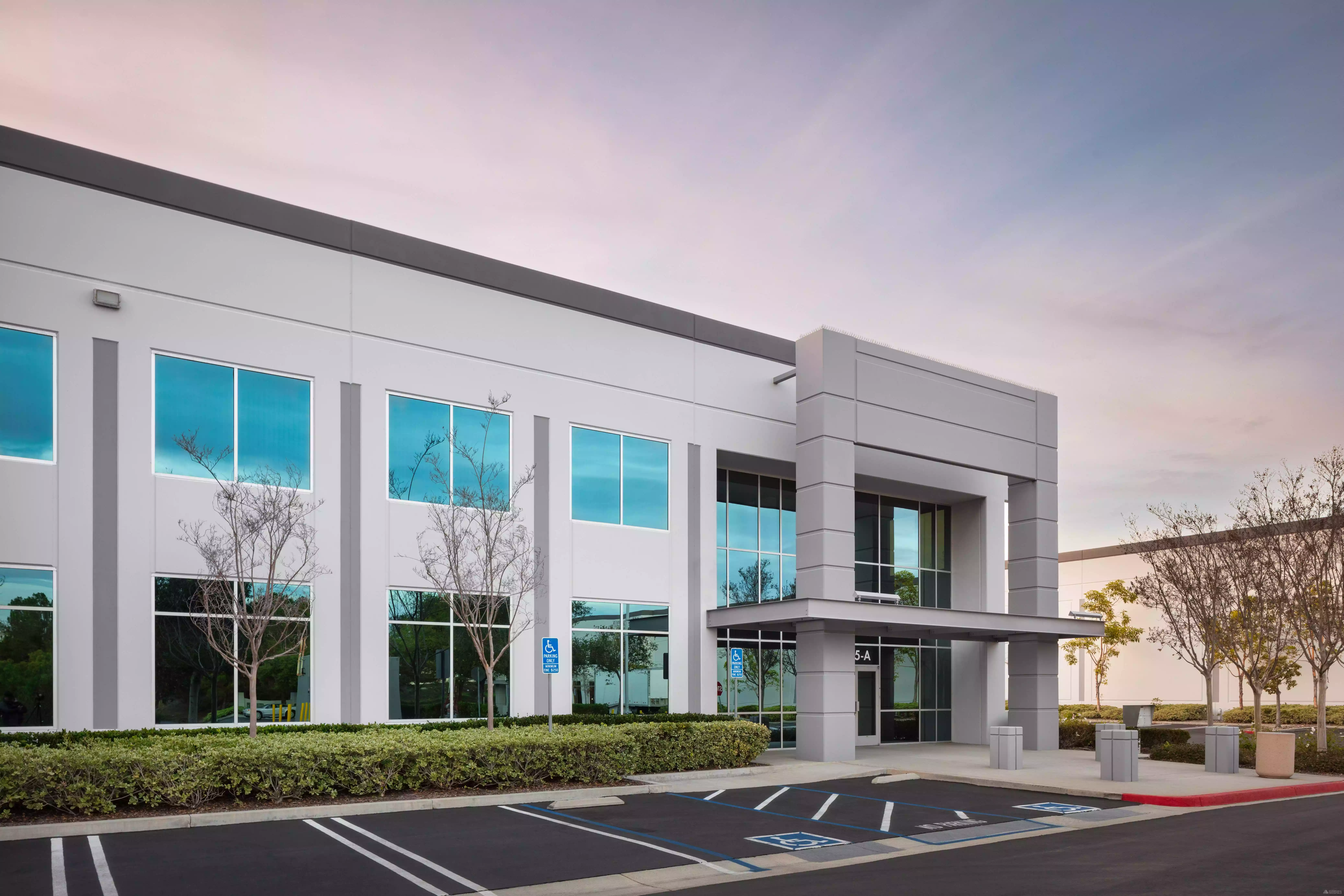 Vista - Warehouse/Distribution