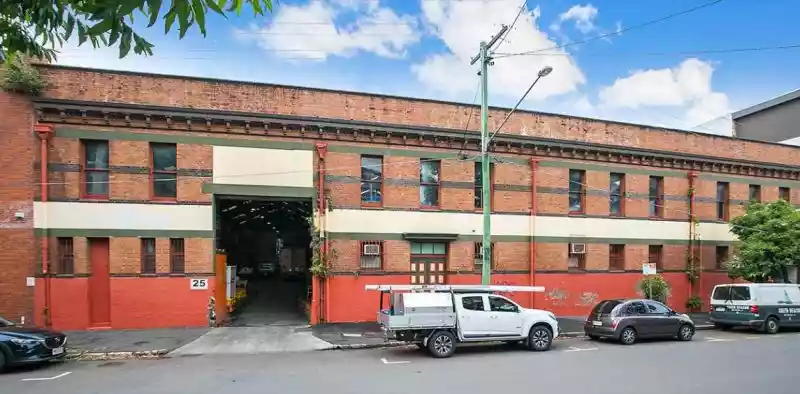 25 Helen STREET