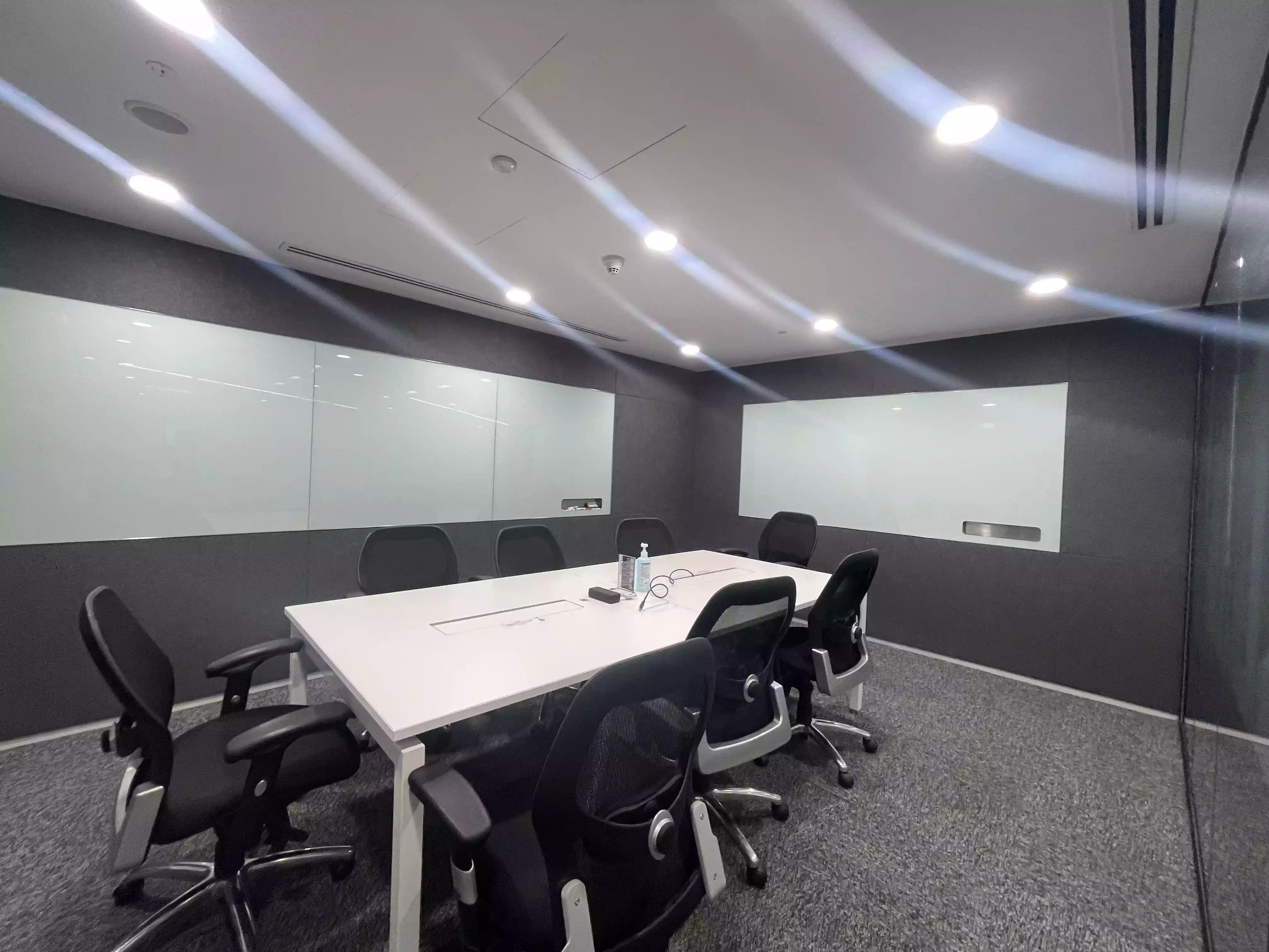 Nicely Fitted Space In Commonwealth