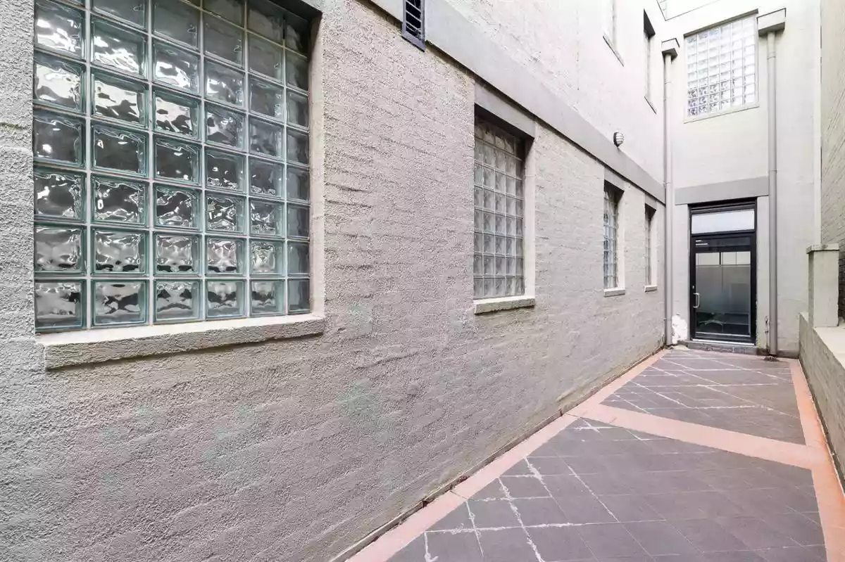33 Agnes Street