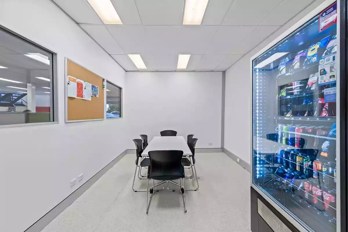 3/333 Queensport Road