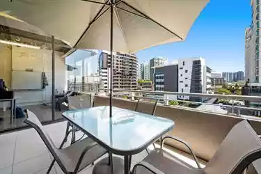 19/4 Kyabra Street
