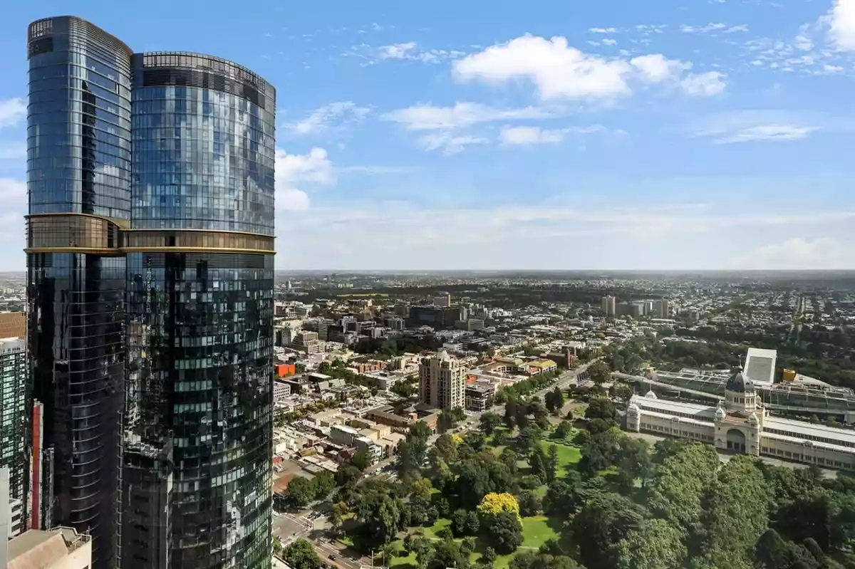 2 Lonsdale Street