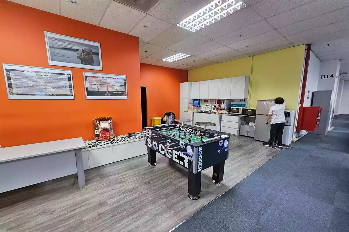 Fully Fitted Business Space Located Within Jurong East Precinct