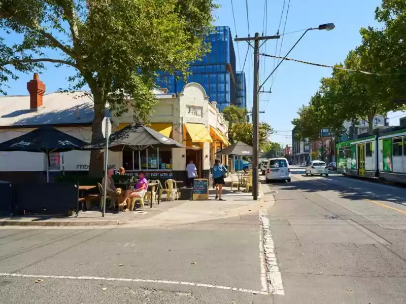 550 Swan Street