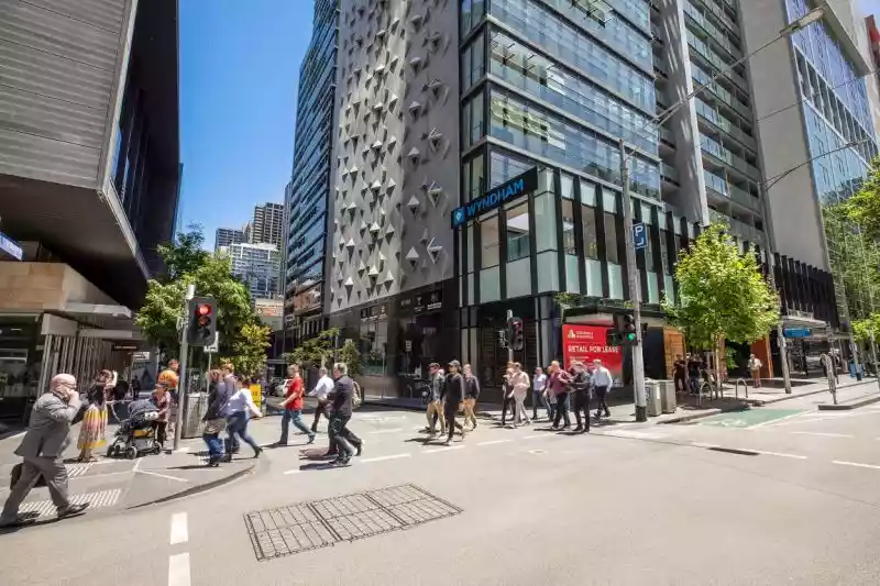 Bustling William Street Restaurant/Bar/Tavern