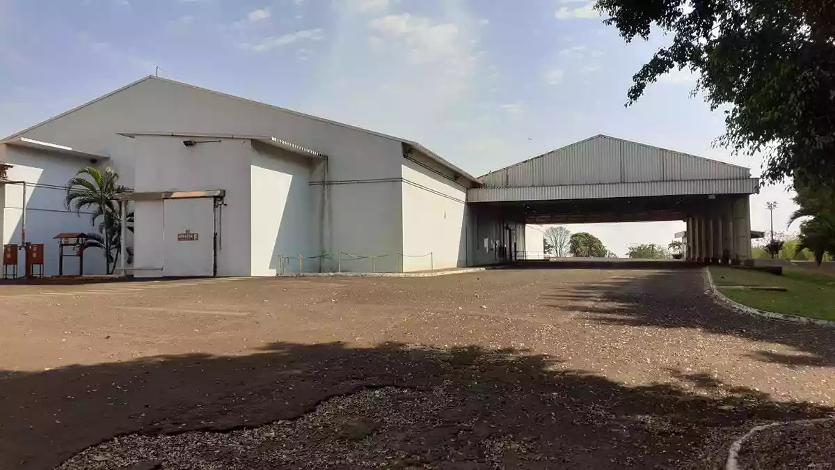 Andira - Warehouse/Distribution