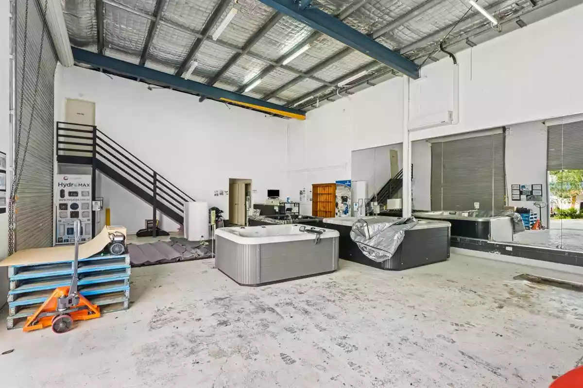 Unit 1/16 Commercial Drive