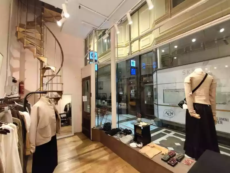 Shop 43/335 Bourke Street, Royal Arcade