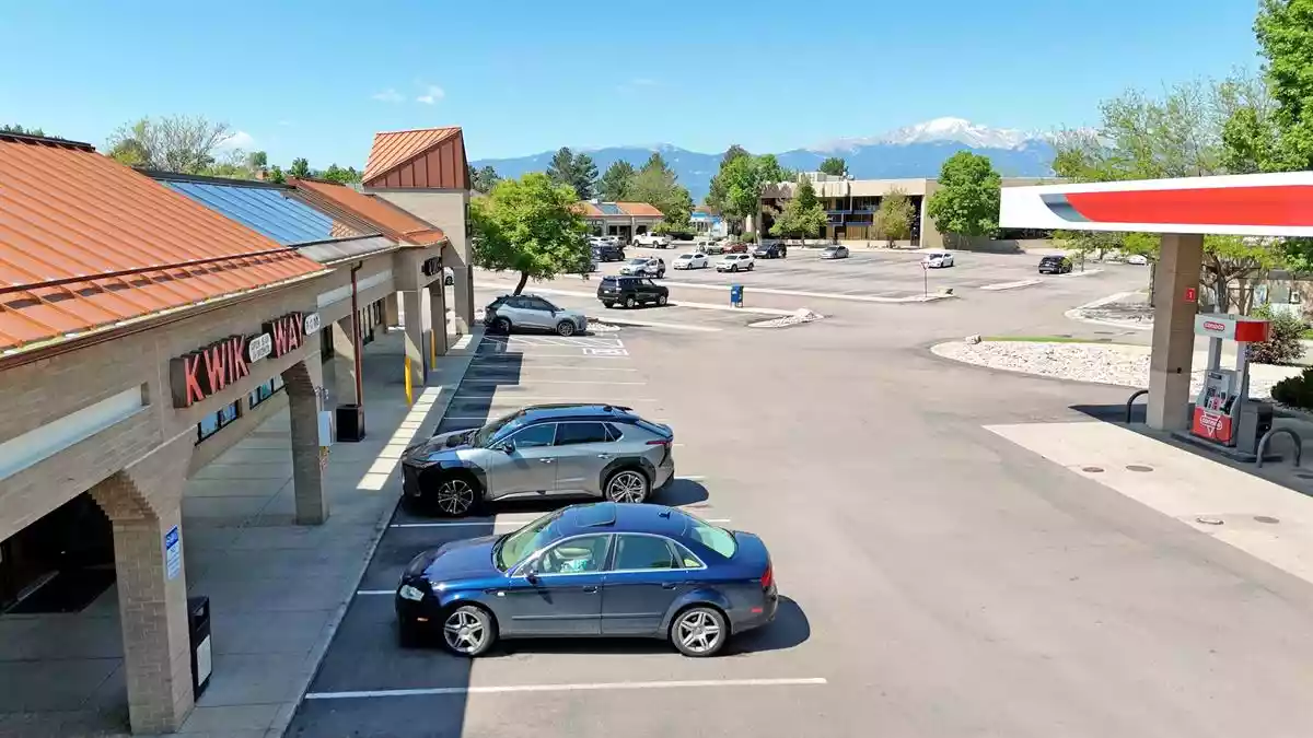 Cottonwood Square Exterior