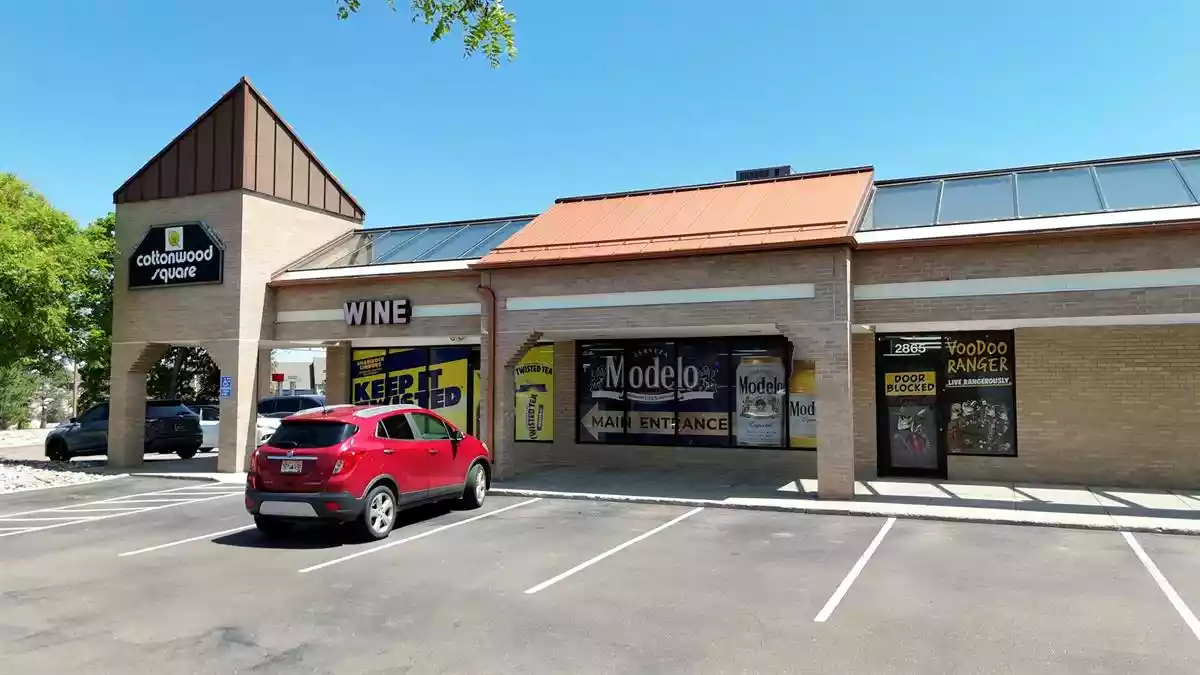 Cottonwood Square Exterior