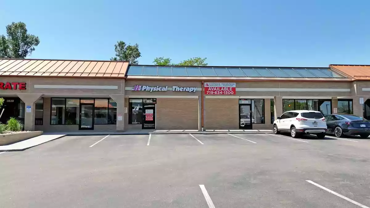 Cottonwood Square Exterior