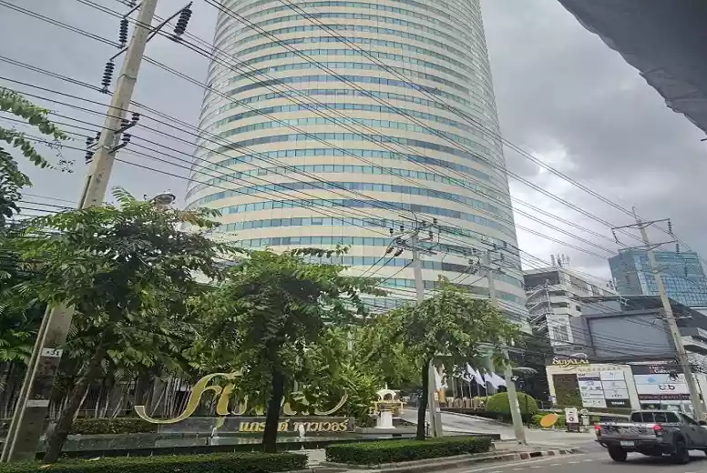 Supalai Grand Tower