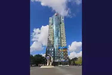 Sun Wah Tower
