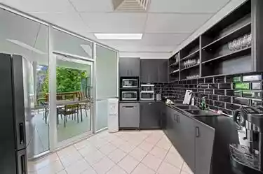 9/16 Metroplex Avenue