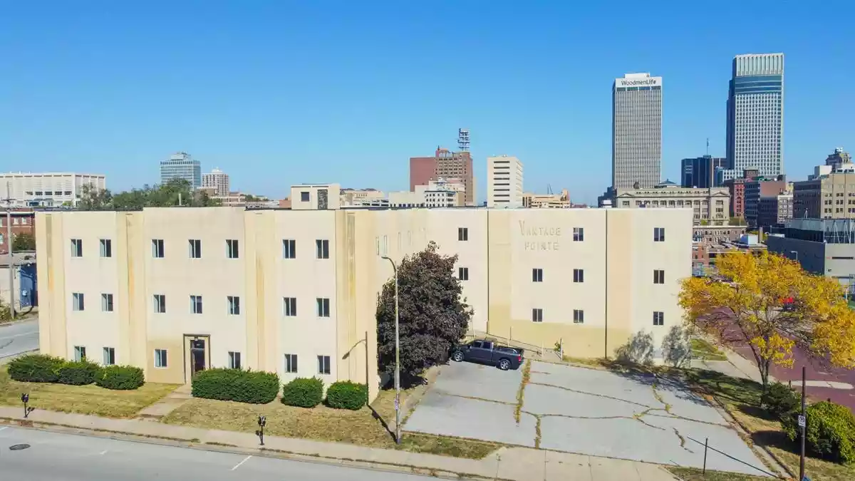 Vantage Point Building Vantage Pointe Office for sale 36740 SF Omaha 68102 | US | Cushman ...