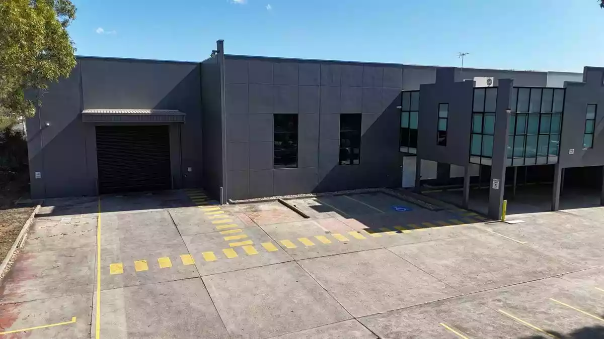 Warehouse 1/72 Topham Road