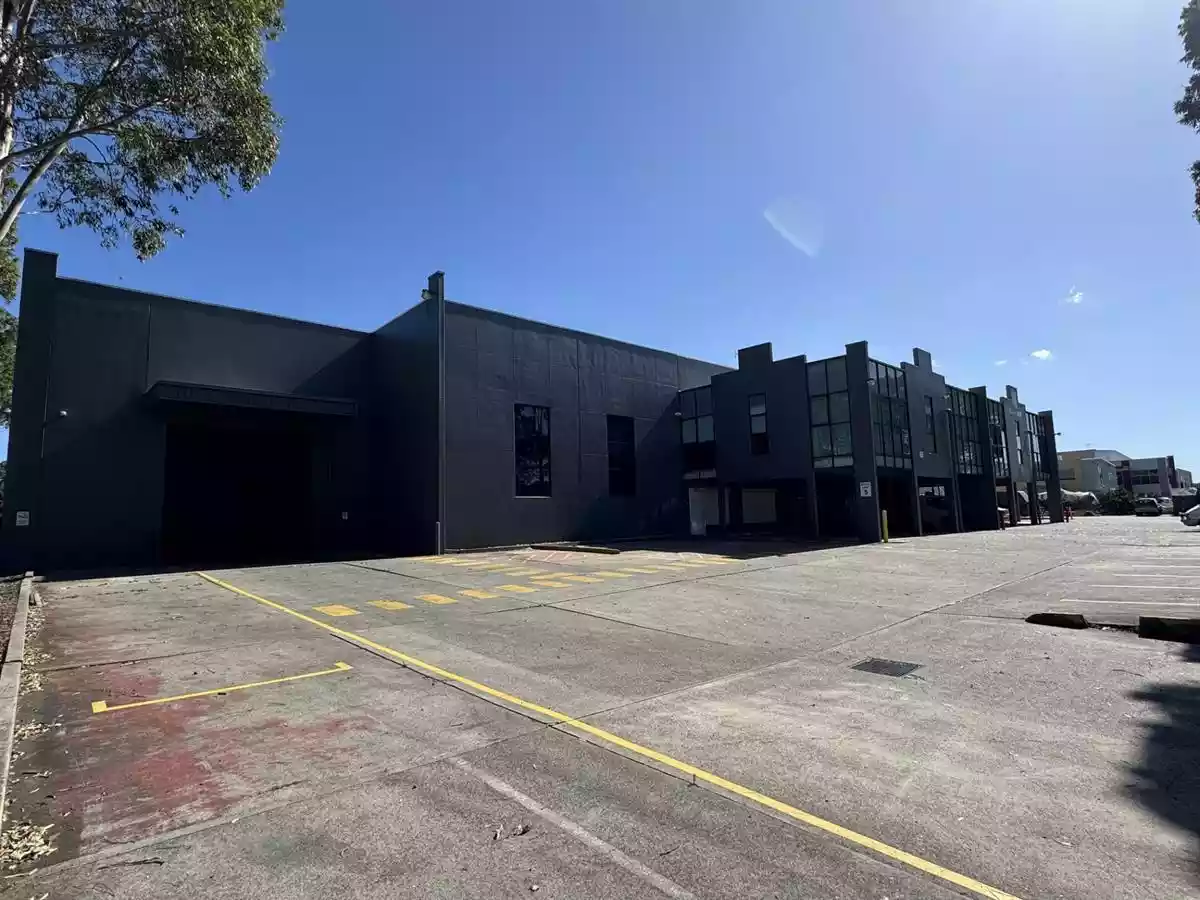 Warehouse 1/72 Topham Road