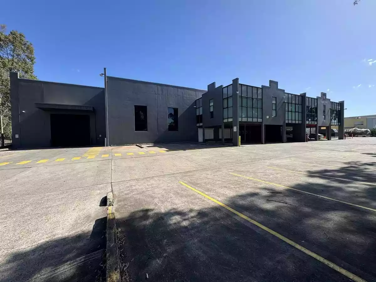 Warehouse 1/72 Topham Road