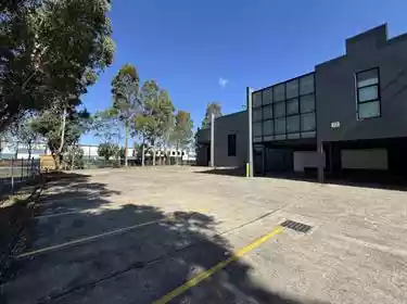 Warehouse 1/72 Topham Road