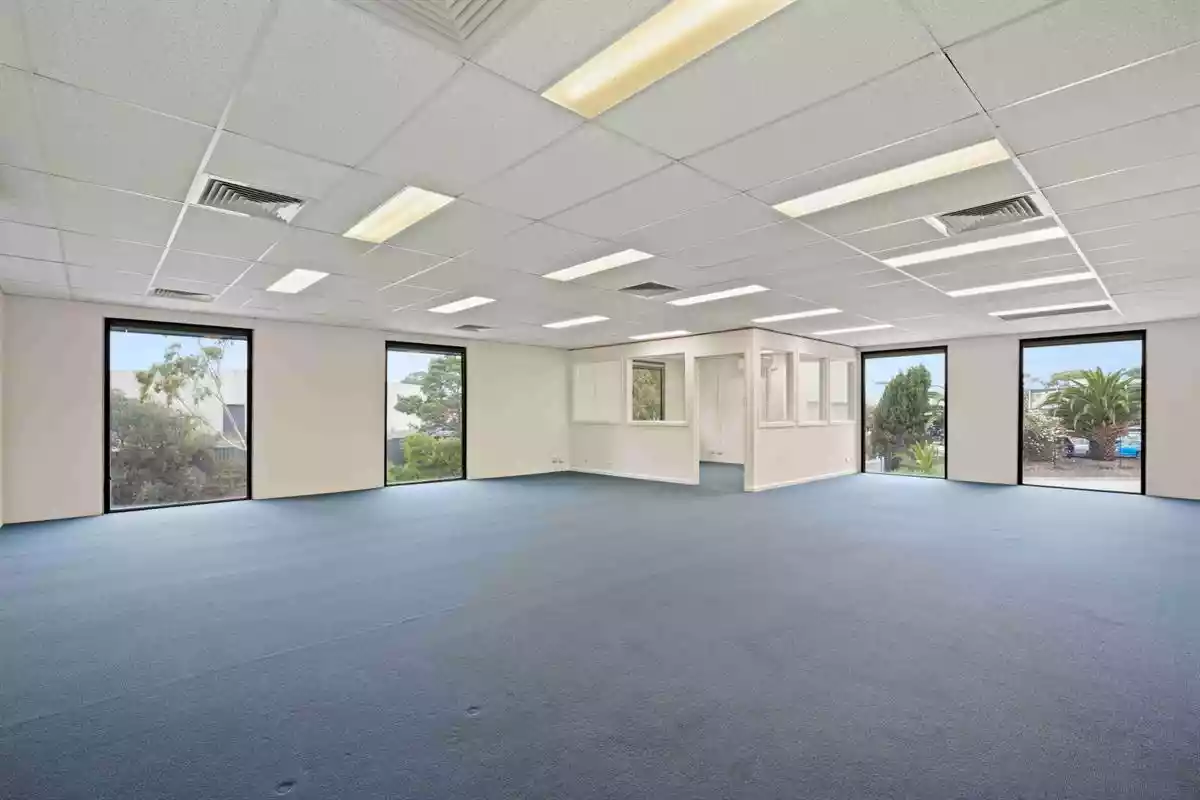 2 Silverton Close