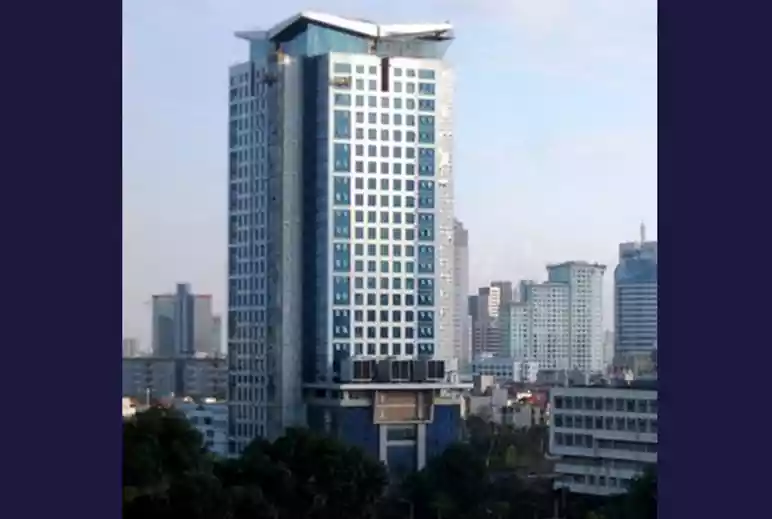 Large office space for lease, ICON 4 Tower