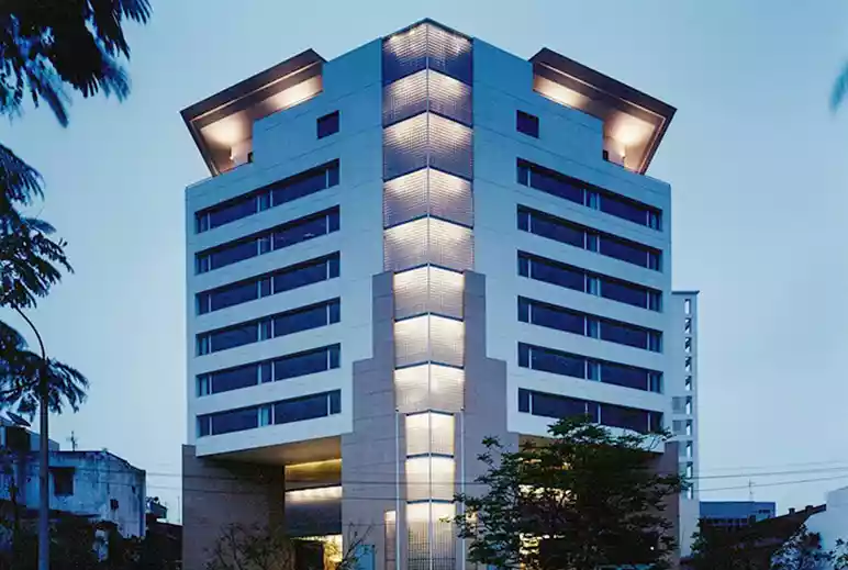 Office space for rent, Sun Red River Building