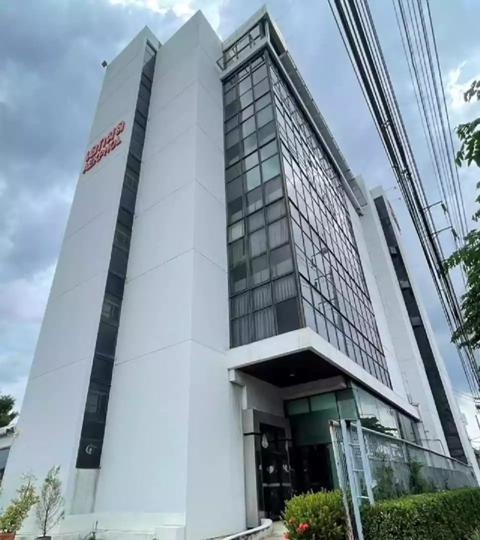 Aekphol Building