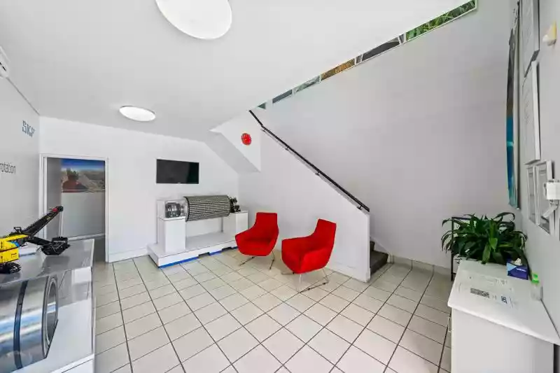 7/10-12 Navigator Place