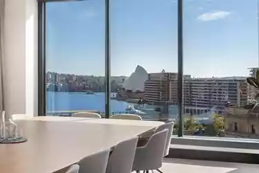 7 Macquarie Place